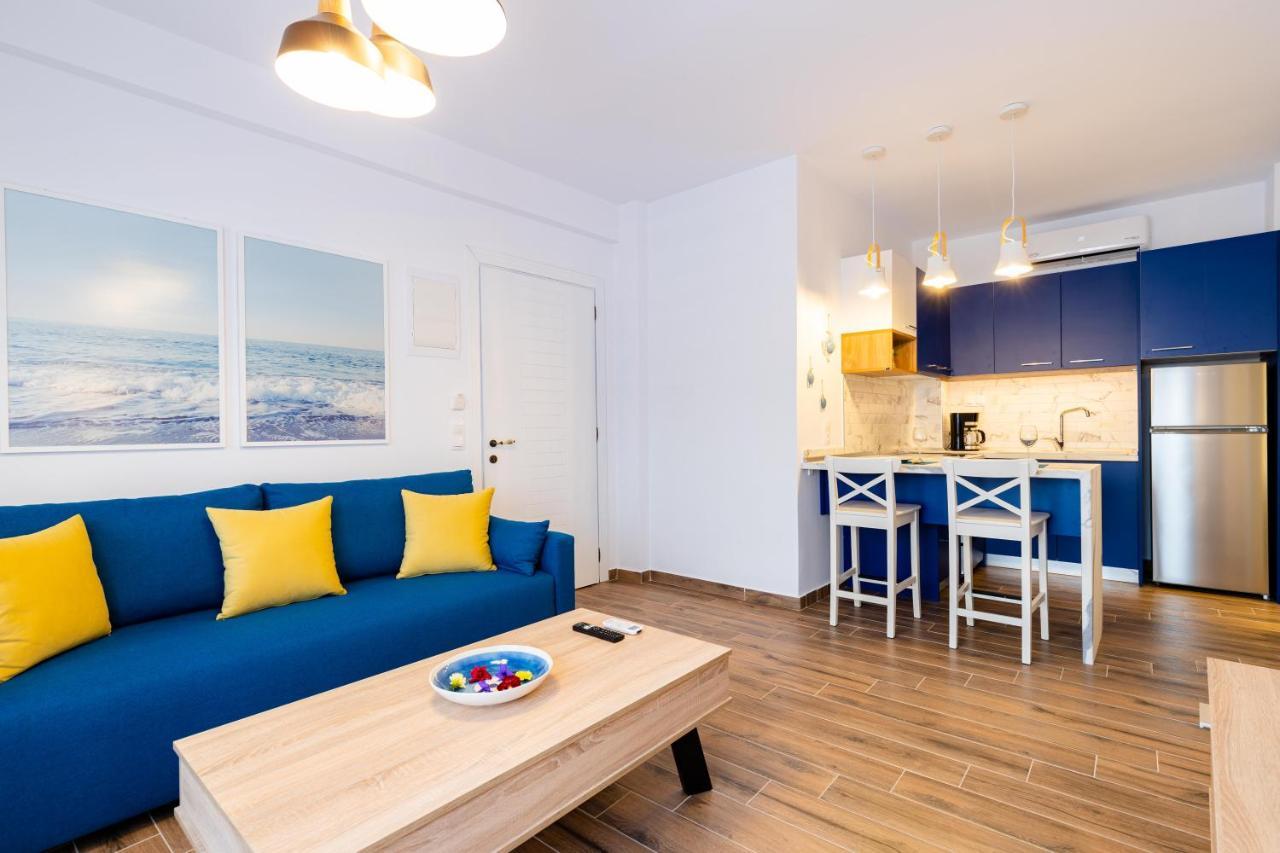 Elvis Nest Apartment Nea Moudania Bagian luar foto