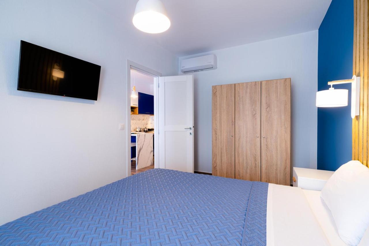 Elvis Nest Apartment Nea Moudania Bagian luar foto