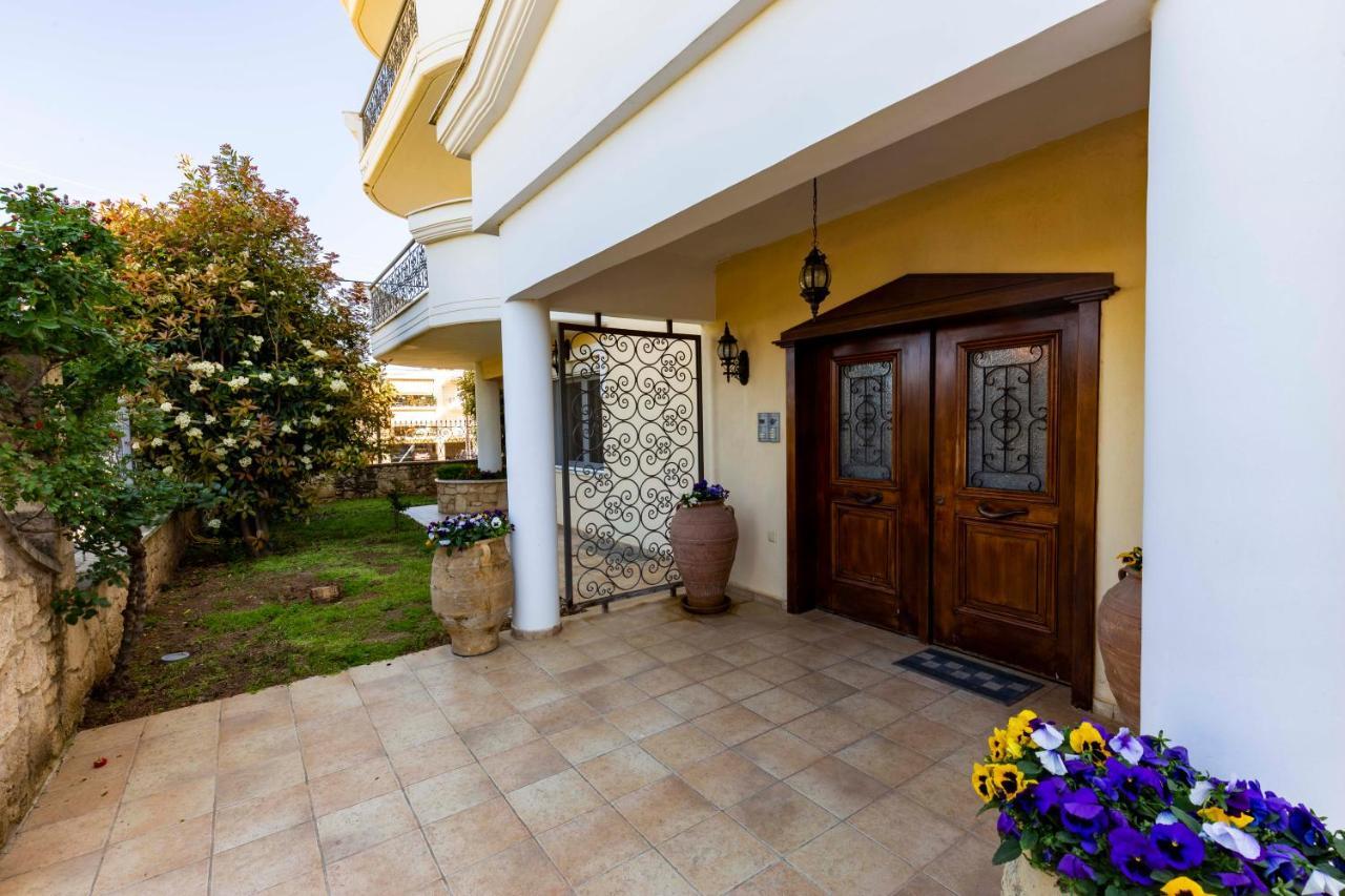 Elvis Nest Apartment Nea Moudania Bagian luar foto