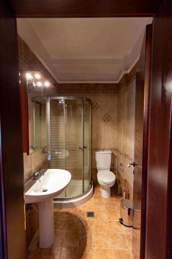 Elvis Nest Apartment Nea Moudania Bagian luar foto